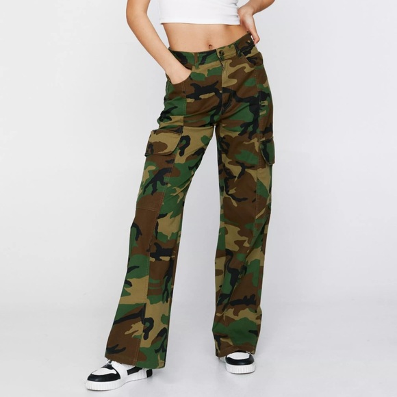Camo Print Pocket Cargo Pants - Picture 1 of 4